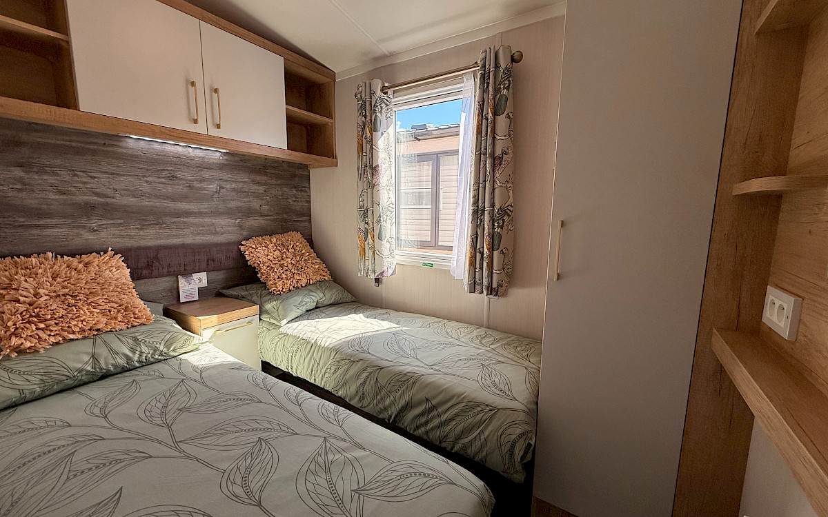 Swift Bordeaux 1090/2