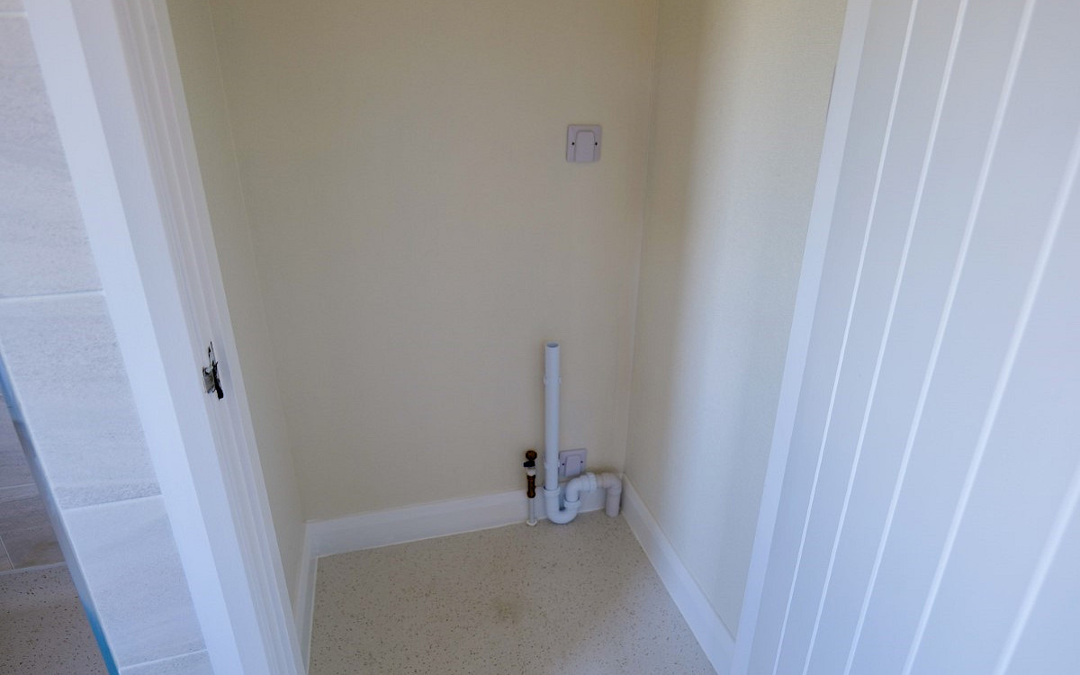 Acorn Chalet 1200 x 600