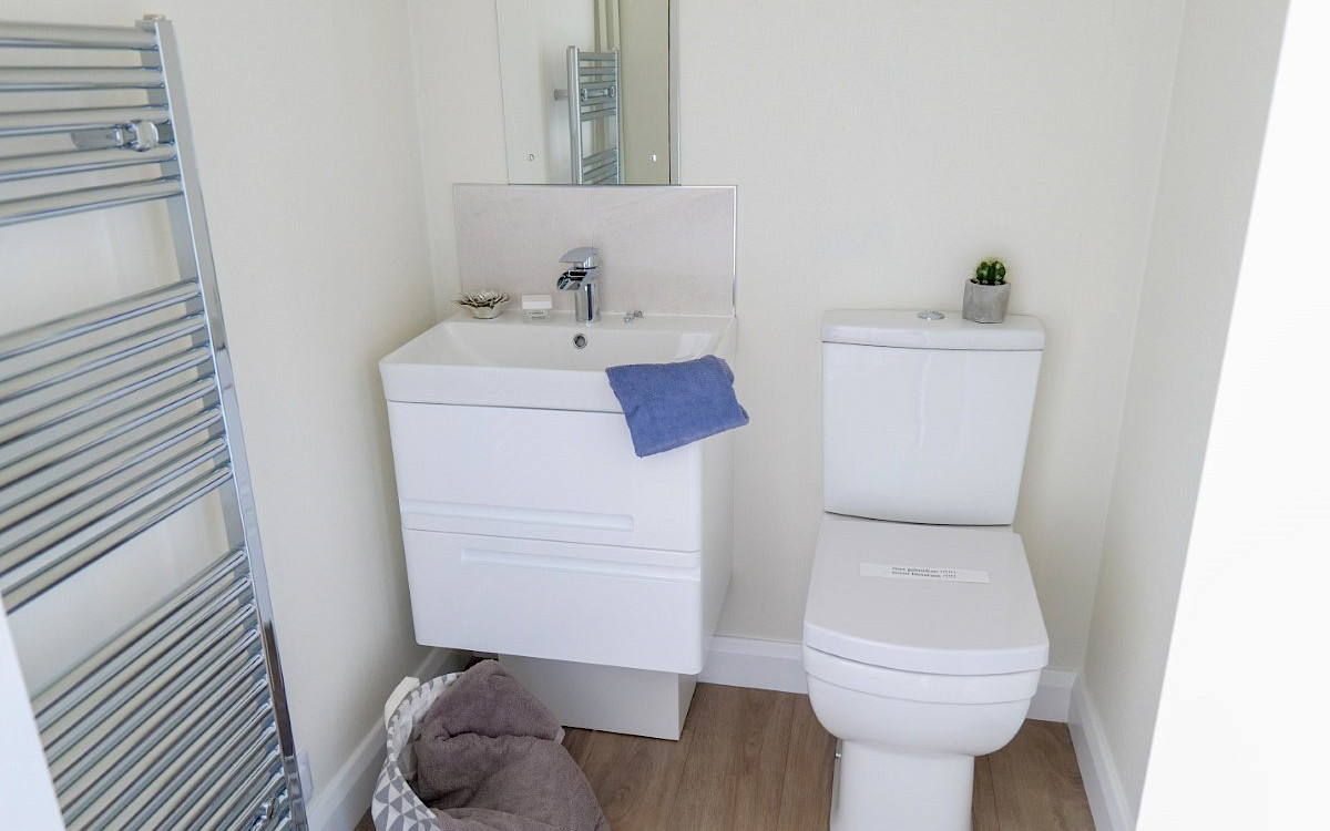 Acorn Chalet 1200 x 600