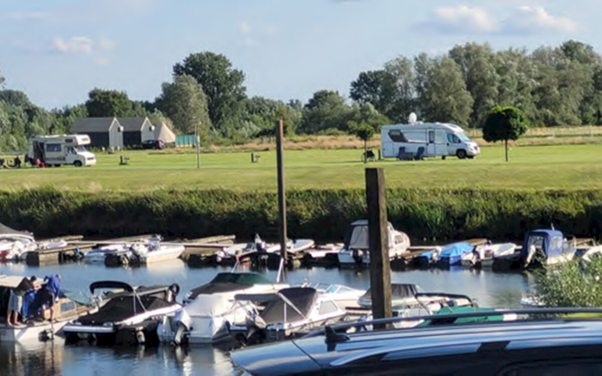 Camping / Jachthaven Heerewaarden