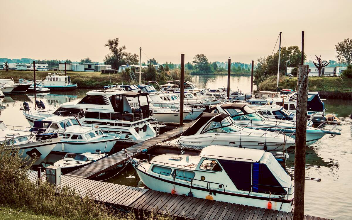 Camping / Jachthaven Heerewaarden