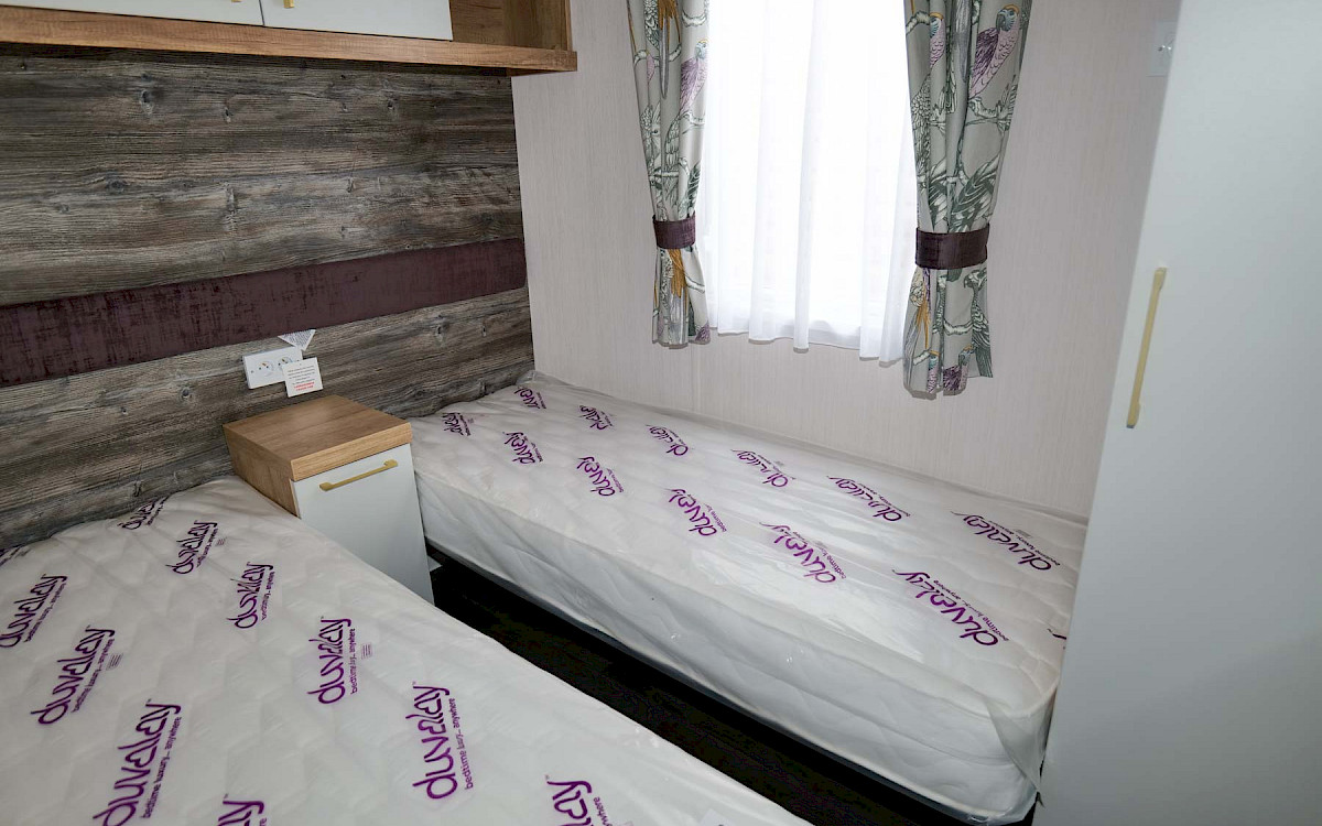 Swift Bordeaux 1200/3